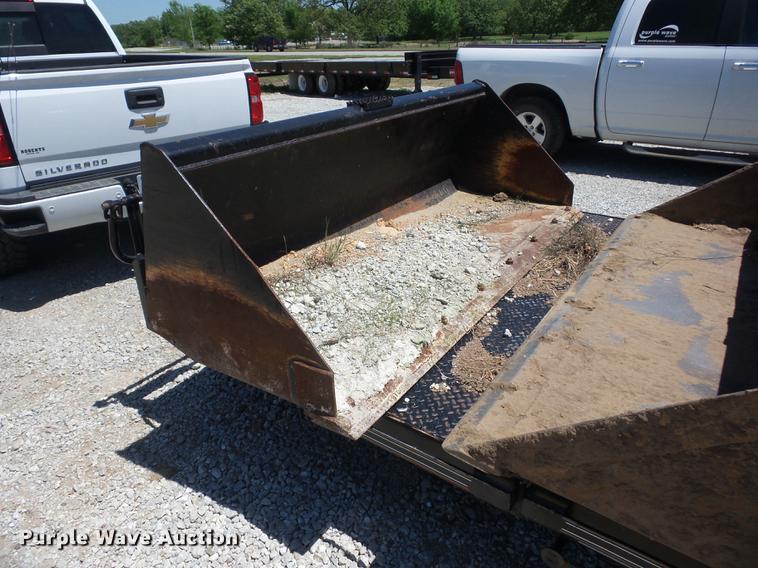 image for item J8516 John Deere Worksite Pro 484 skid steer bucket