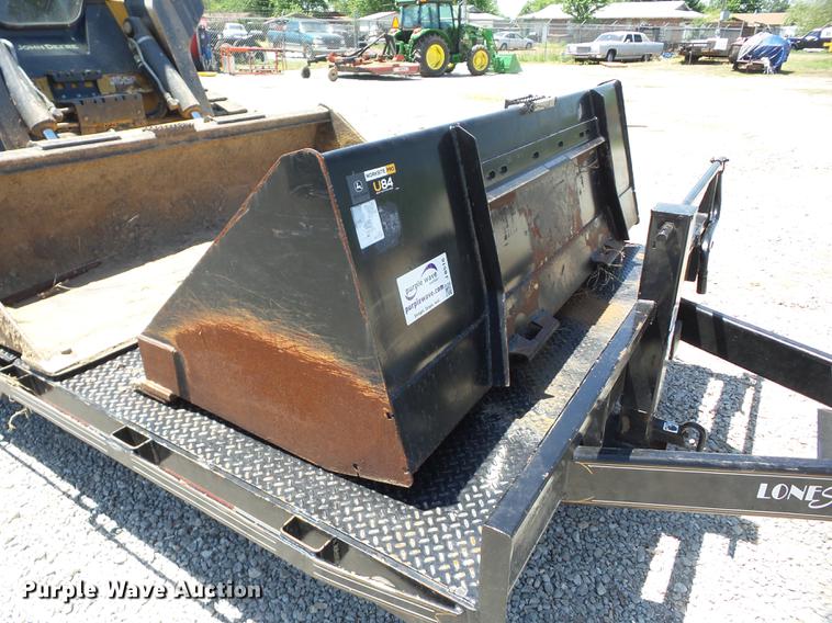 image for item J8516 John Deere Worksite Pro 484 skid steer bucket