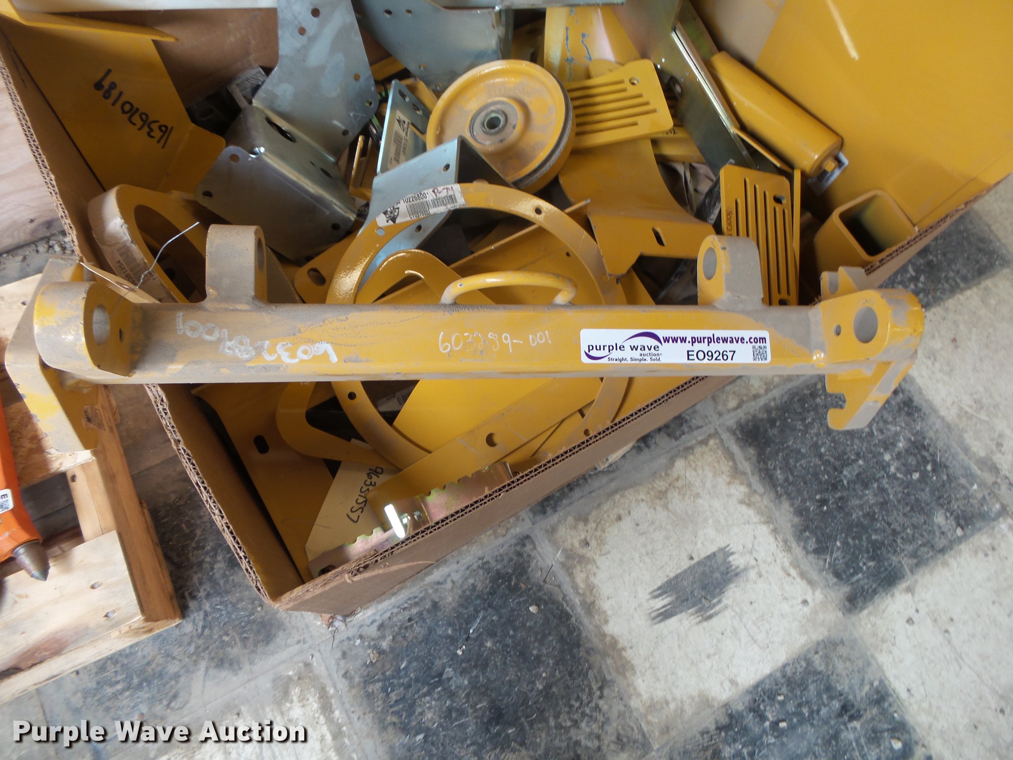 Vermeer machine brackets in Brookline, MO Item EO9267 sold Purple Wave