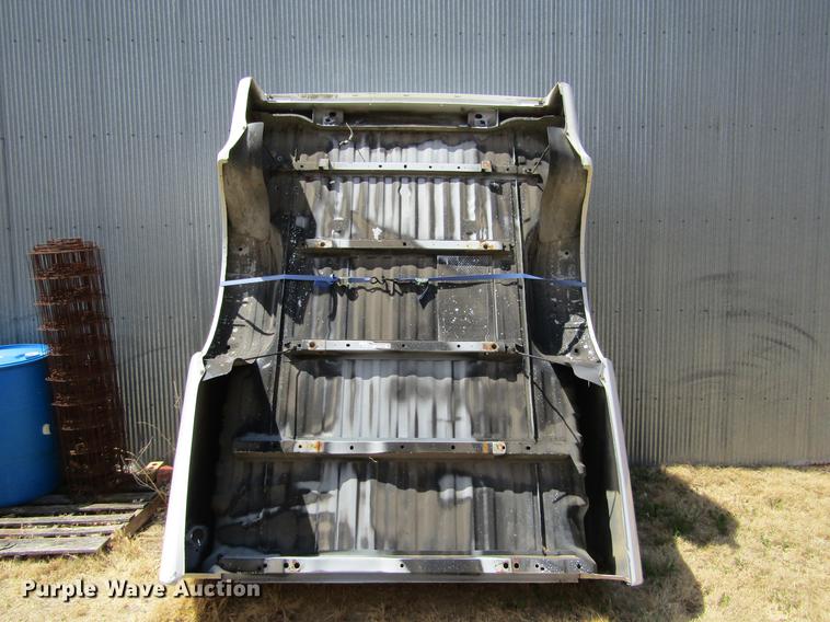 image for item BU9694 2003 Ford F250 pickup truck bed