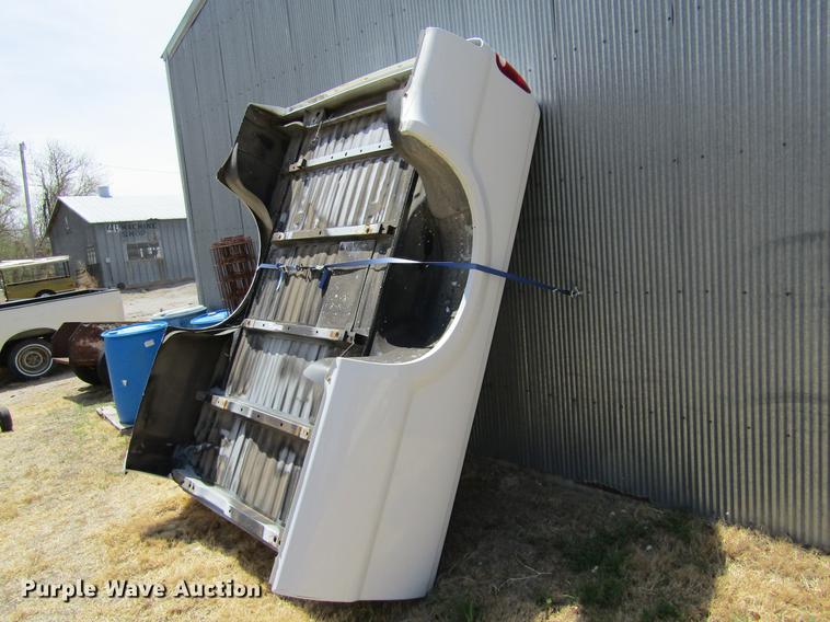 image for item BU9694 2003 Ford F250 pickup truck bed