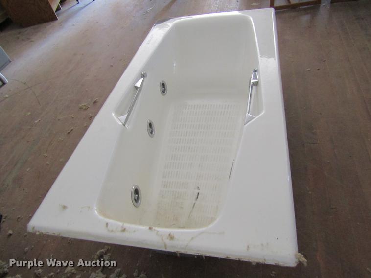 image for item BU9704 (4) bath tubs