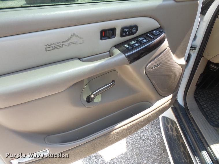image for item DB6096 2001 GMC Yukon Denali SUV