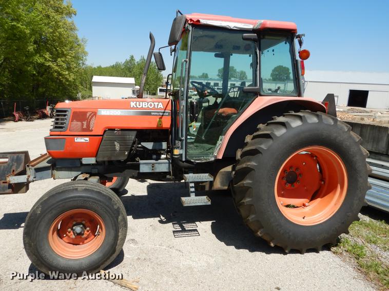 image for item DB6113 1999 Kubota M8200 Utility Special tractor