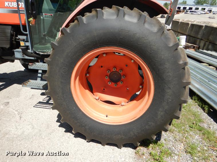 image for item DB6113 1999 Kubota M8200 Utility Special tractor