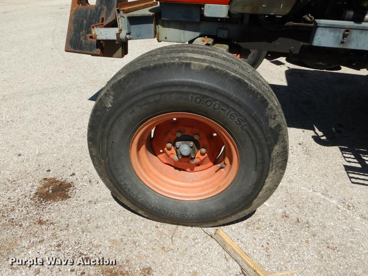 image for item DB6113 1999 Kubota M8200 Utility Special tractor