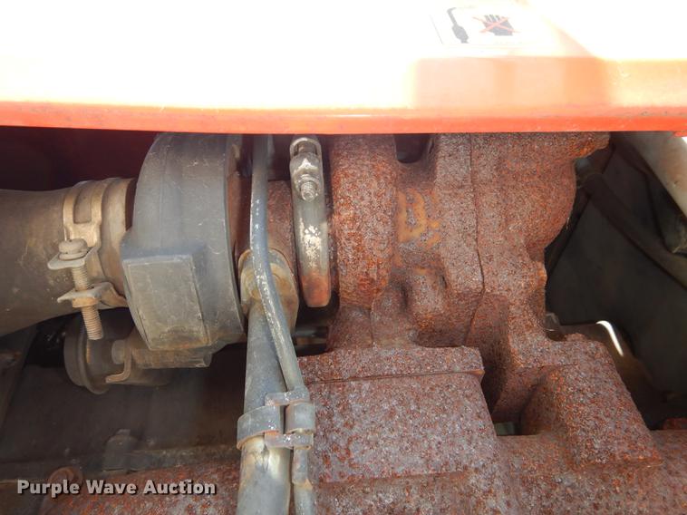 image for item DB6113 1999 Kubota M8200 Utility Special tractor