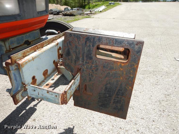 image for item DB6113 1999 Kubota M8200 Utility Special tractor