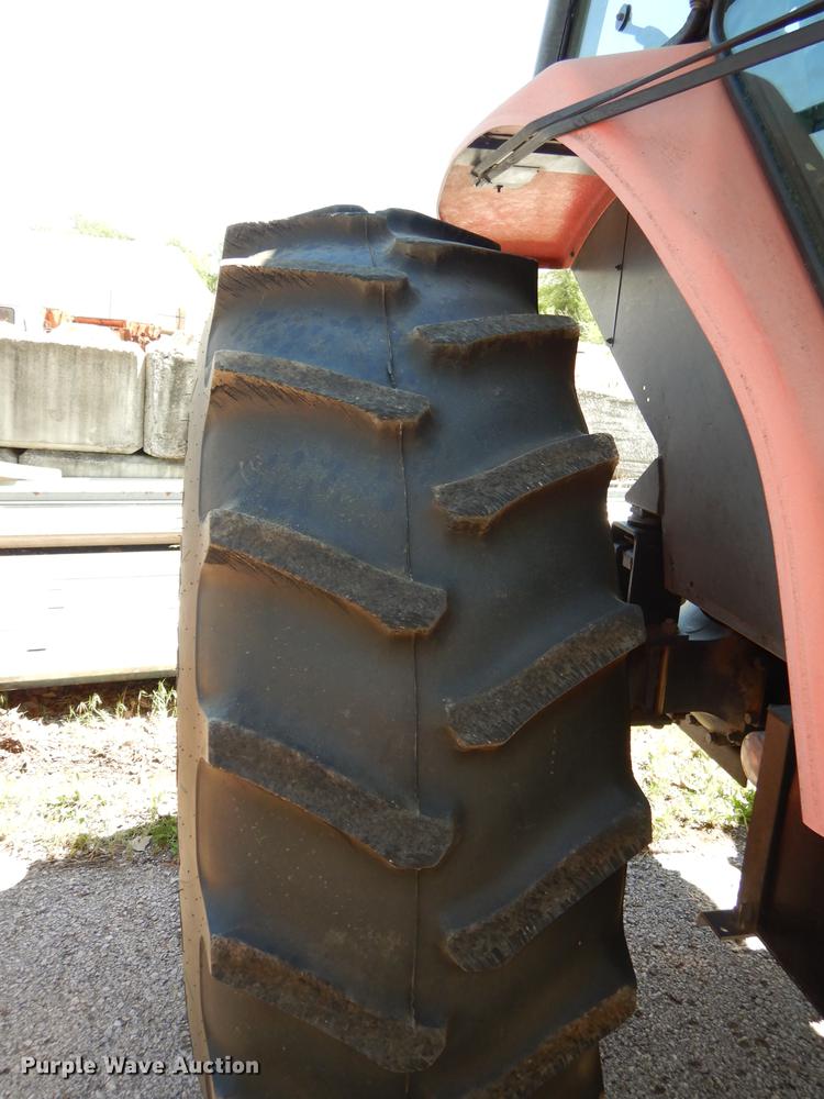 image for item DB6113 1999 Kubota M8200 Utility Special tractor