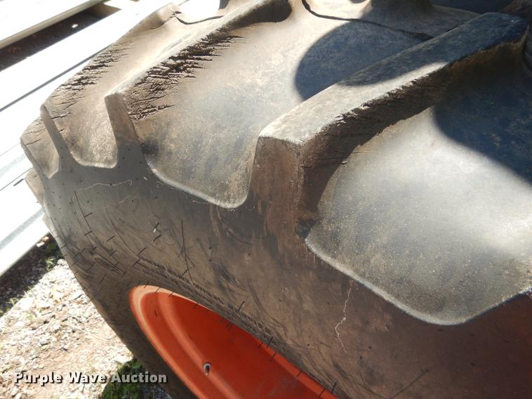 image for item DB6113 1999 Kubota M8200 Utility Special tractor