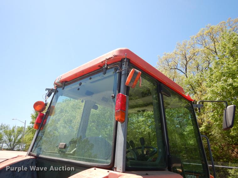 image for item DB6113 1999 Kubota M8200 Utility Special tractor