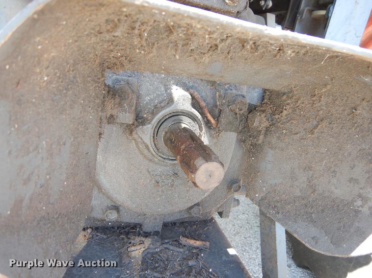 image for item DB6113 1999 Kubota M8200 Utility Special tractor