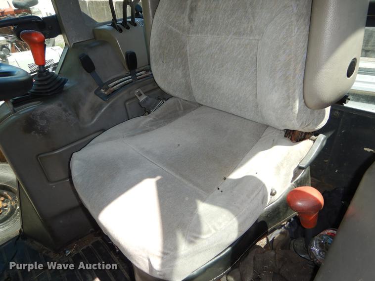 image for item DB6113 1999 Kubota M8200 Utility Special tractor