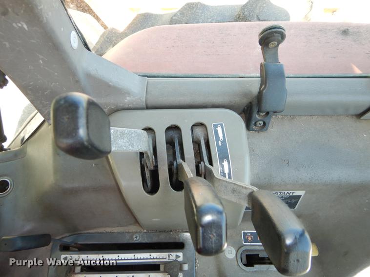 image for item DB6113 1999 Kubota M8200 Utility Special tractor