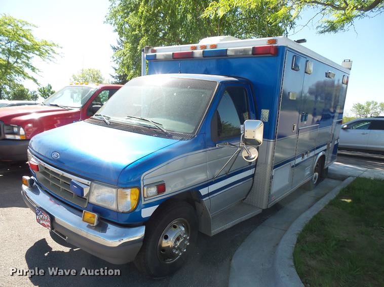 image for item DB6135 1995 Ford Econoline E350 ambulance
