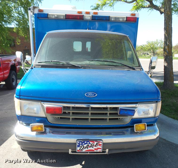 image for item DB6135 1995 Ford Econoline E350 ambulance