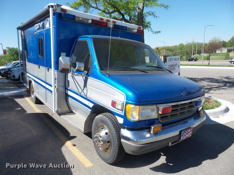 image for item DB6135 1995 Ford Econoline E350 ambulance
