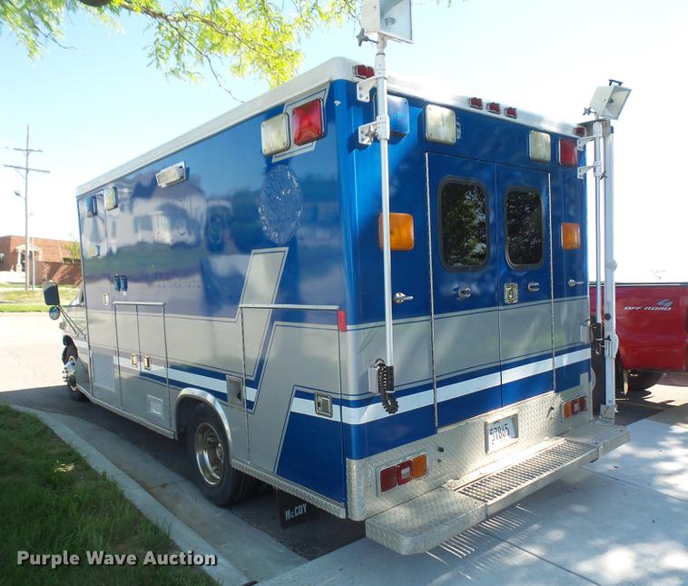 image for item DB6135 1995 Ford Econoline E350 ambulance