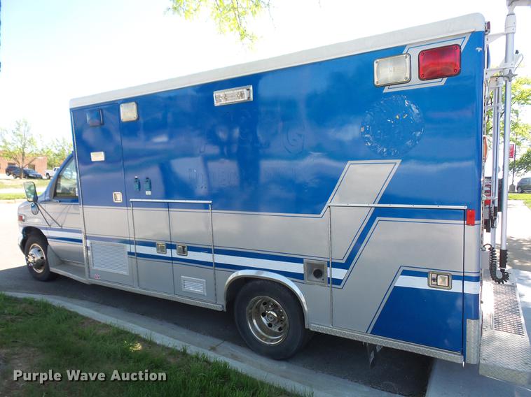 image for item DB6135 1995 Ford Econoline E350 ambulance