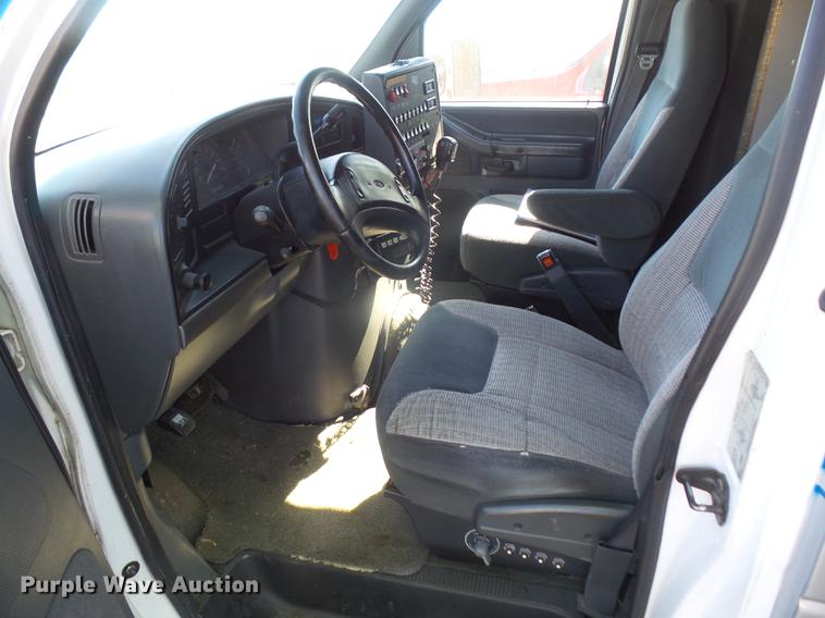 image for item DB6135 1995 Ford Econoline E350 ambulance