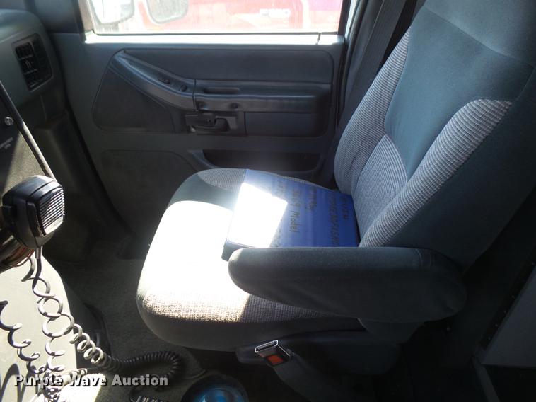 image for item DB6135 1995 Ford Econoline E350 ambulance