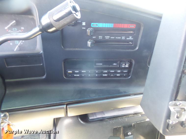 image for item DB6135 1995 Ford Econoline E350 ambulance