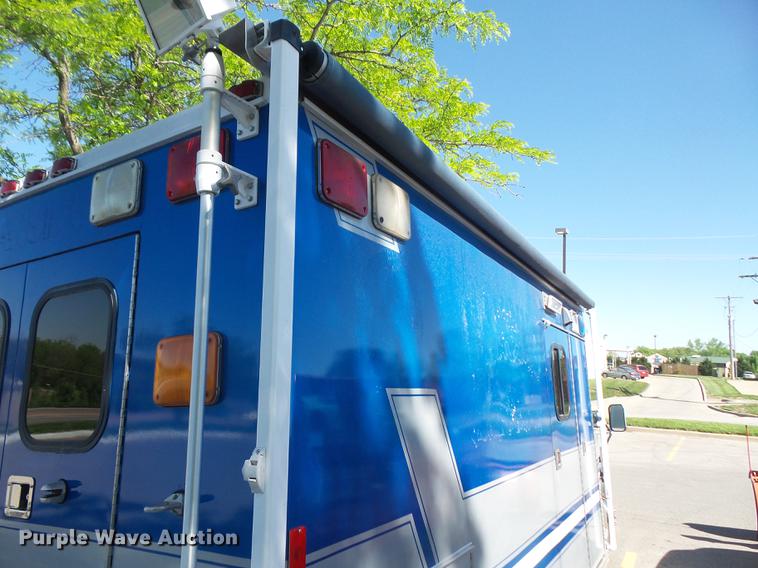 image for item DB6135 1995 Ford Econoline E350 ambulance