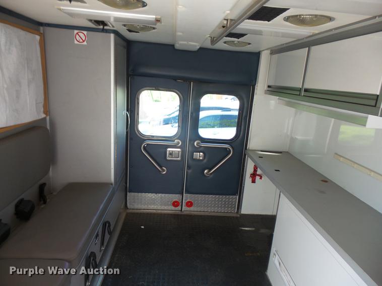 image for item DB6135 1995 Ford Econoline E350 ambulance