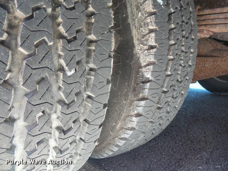 image for item DB6135 1995 Ford Econoline E350 ambulance