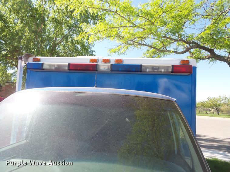image for item DB6135 1995 Ford Econoline E350 ambulance