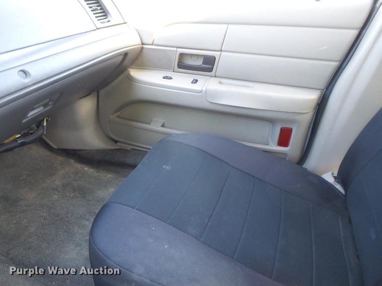 image for item DB6137 2006 Ford Crown Victoria Police Interceptor