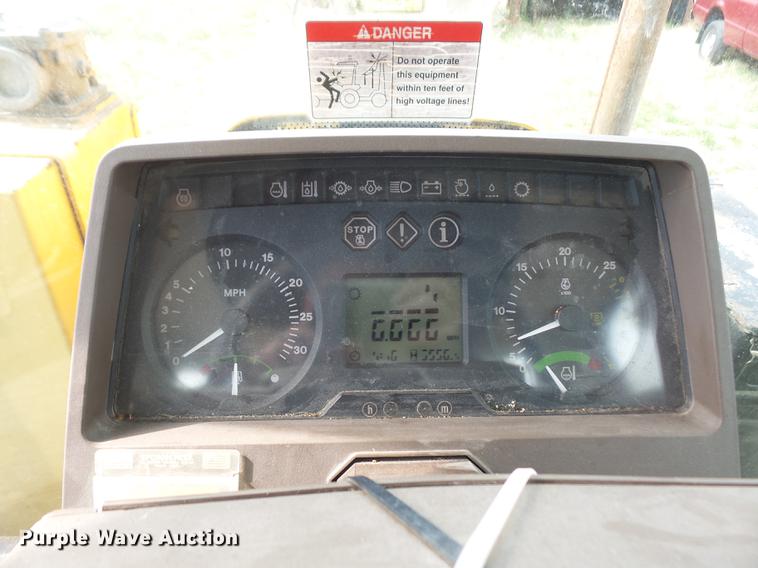 image for item DB6183 2002 John Deere 6420 tractor