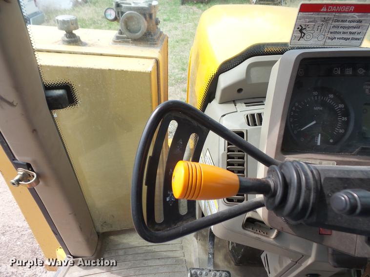 image for item DB6183 2002 John Deere 6420 tractor