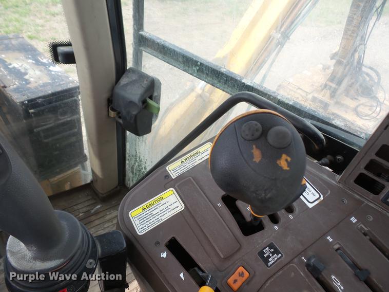 image for item DB6183 2002 John Deere 6420 tractor