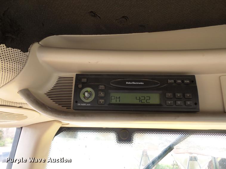 image for item DB6183 2002 John Deere 6420 tractor