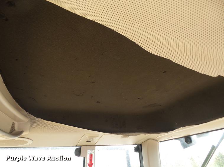 image for item DB6183 2002 John Deere 6420 tractor