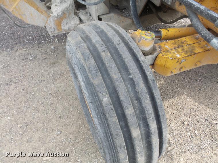 image for item DB6183 2002 John Deere 6420 tractor