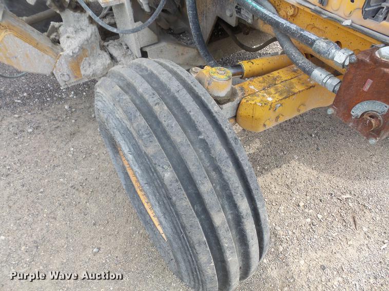 image for item DB6183 2002 John Deere 6420 tractor