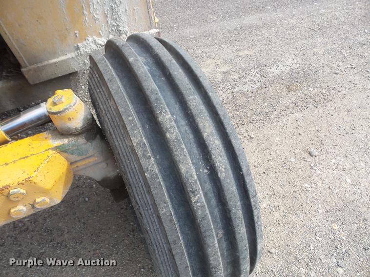 image for item DB6183 2002 John Deere 6420 tractor