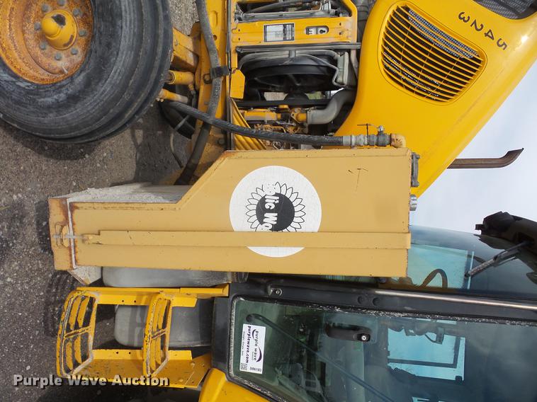 image for item DB6183 2002 John Deere 6420 tractor