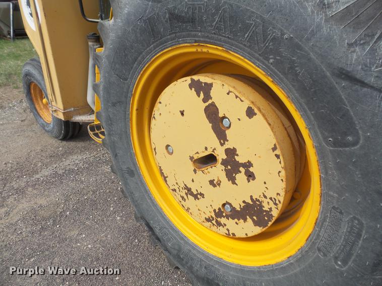 image for item DB6183 2002 John Deere 6420 tractor