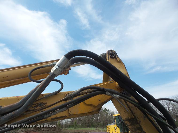 image for item DB6183 2002 John Deere 6420 tractor