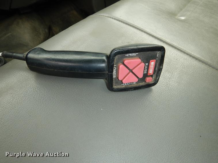 image for item DB6185 2006 Ford F550 truck cab and chassis