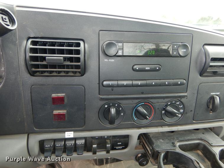 image for item DB6185 2006 Ford F550 truck cab and chassis