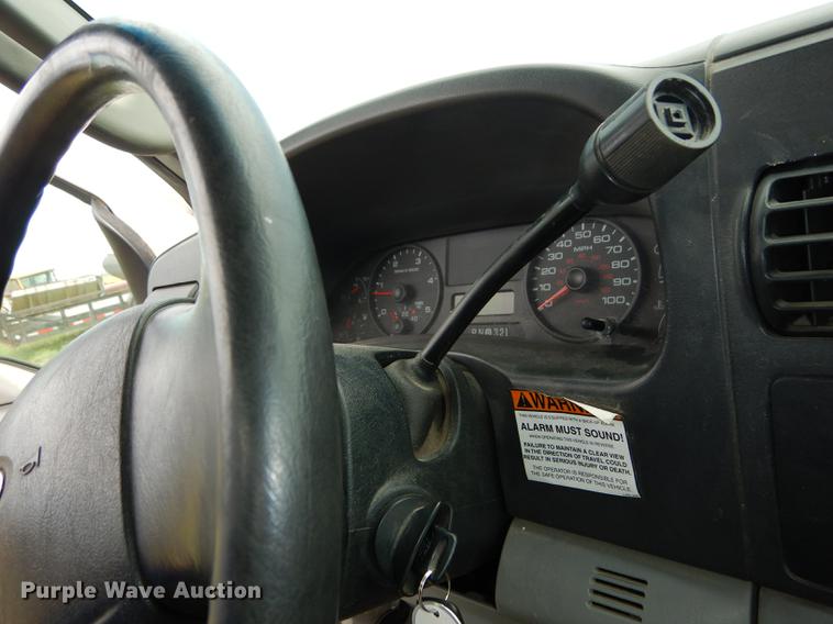 image for item DB6185 2006 Ford F550 truck cab and chassis