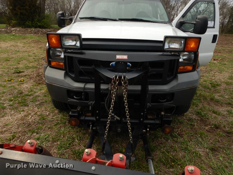 image for item DB6185 2006 Ford F550 truck cab and chassis