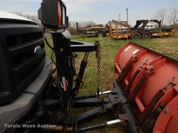 image for item DB6185 2006 Ford F550 truck cab and chassis