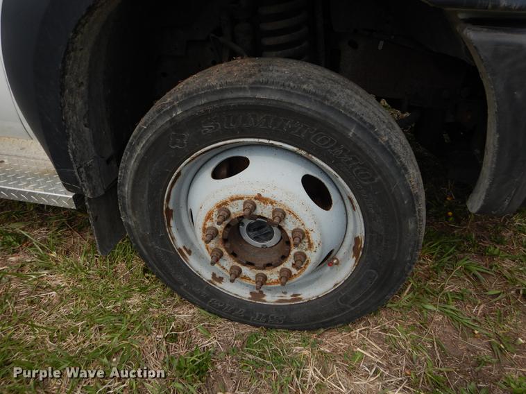 image for item DB6185 2006 Ford F550 truck cab and chassis