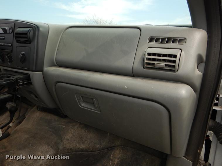 image for item DB6185 2006 Ford F550 truck cab and chassis