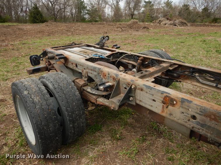 image for item DB6185 2006 Ford F550 truck cab and chassis